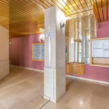 Le Petit Parfait, Logement Situe Pres Du Coeur De La Et De Toutes Ses Commodites, Rue Tranquille Avec Vue Sur Les Alpes, Parfait Pour 6 Personnes Appartement Grenoble